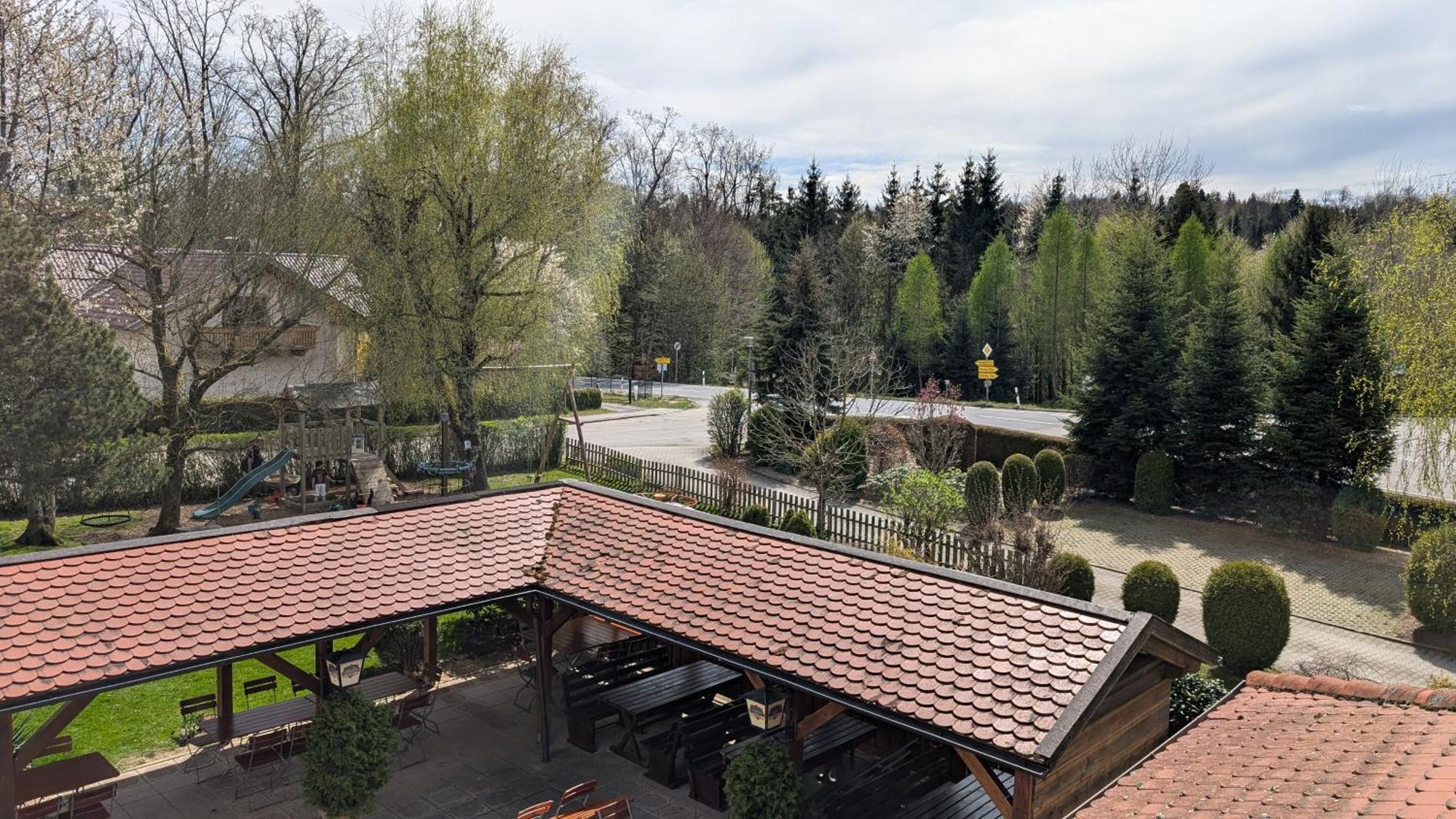 Cafe Zum Toni Hotel Thyrnau Exterior photo